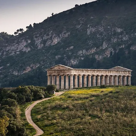 Helimos Segesta Temple-castellammare Couette-café *