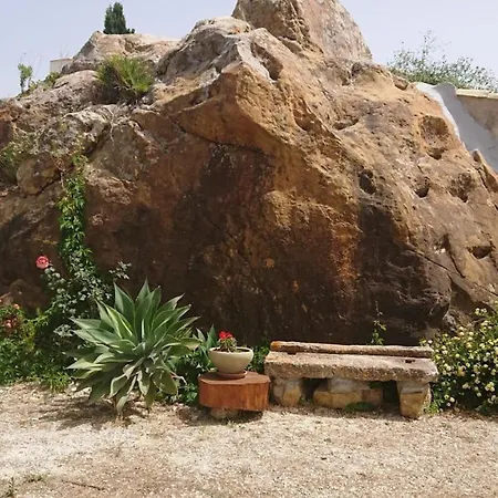 Helimos With Segesta Temple View Near Castellammare Del Golfo ベッド・アンド・ブレックファスト カラタフィーミ