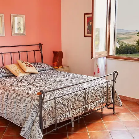 Helimos With Segesta Temple View Near Castellammare Del Golfo カラタフィーミ