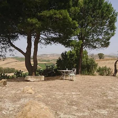 Helimos With Segesta Temple View Near Castellammare Del Golfo Alojamento de Acomodação e Pequeno-almoço Calatafimi