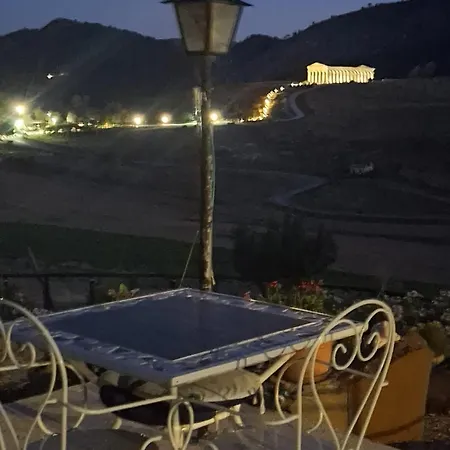 ベッド・アンド・ブレックファスト Helimos With Segesta Temple View Near Castellammare Del Golfo 3*