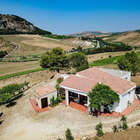 Helimos With Segesta Temple View Near Castellammare Del Golfo カラタフィーミ